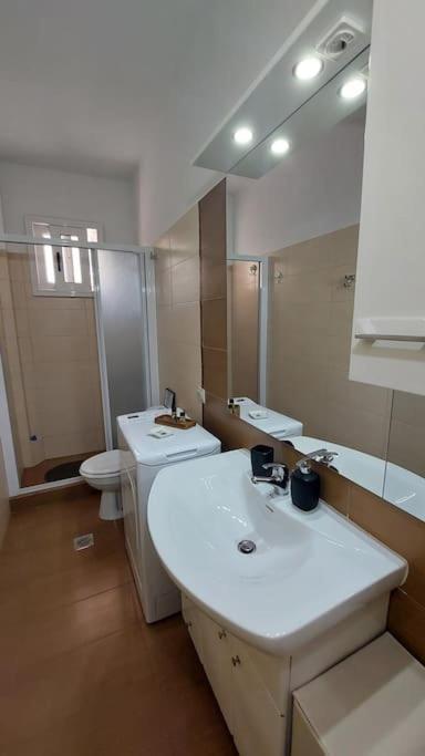 Simply Meraki Gytheian Apt With Panoramic Sea View غيتيو المظهر الخارجي الصورة