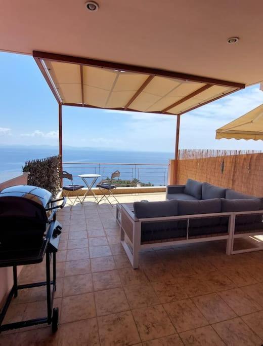 Simply Meraki Gytheian Apt With Panoramic Sea View غيتيو المظهر الخارجي الصورة